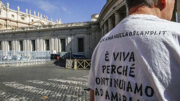Orlandi: aperte due tombe, trovate vuote Orlandi: aperte due tombe, trovate vuote