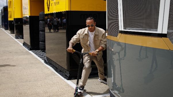 F1: Hamilton "Ferrari fa passi avanti" F1: Hamilton "Ferrari fa passi avanti"