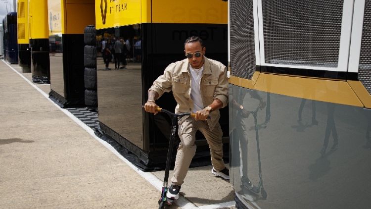 F1: Hamilton "Ferrari fa passi avanti"