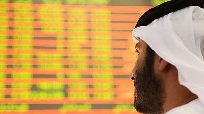 بورصة السعودية تصعد بدعم من البنوك، ومصر تهبط بفعل موجة بيع