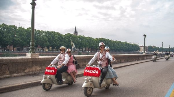 Da Piacenza a Napoli in Vespa Da Piacenza a Napoli in Vespa