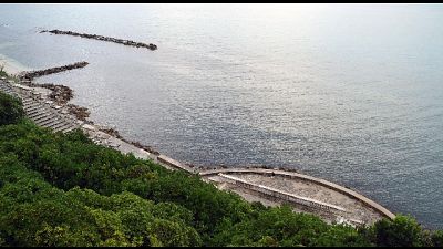 Ancona, ragazzina violentata in spiaggia Ancona, ragazzina violentata in spiaggia