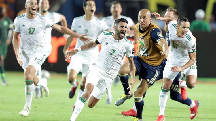 Coppa d'Africa: l'Algeria vola in finale