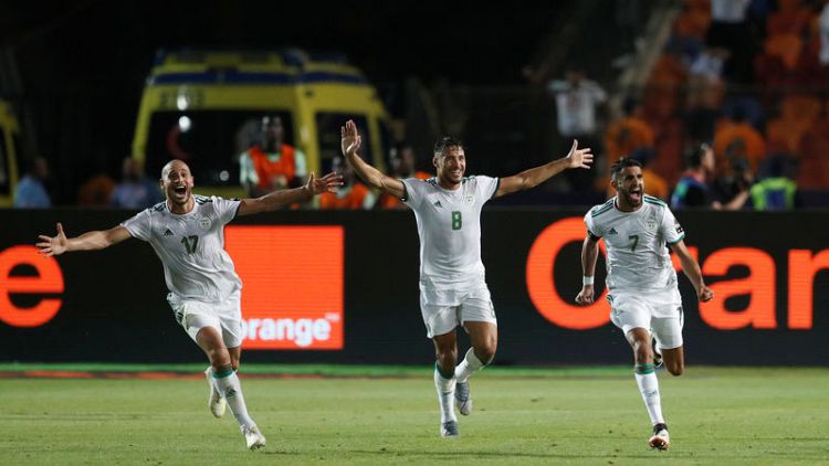 Mahrez free kick gives Algeria stoppage-time win over Nigeria