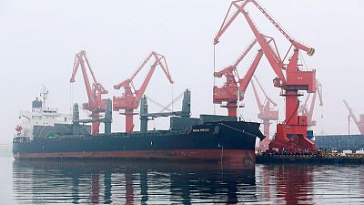 Oil prices edge lower as China's GDP growth slows Oil prices edge lower as China's GDP growth slows