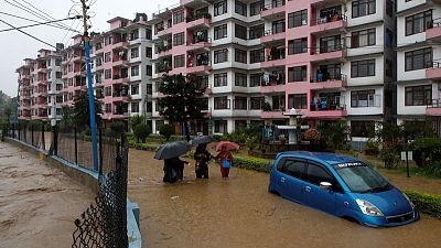 الفيضانات تشرد أكثر من 3 ملايين في الهند وتقتل 76 في نيبال وبنجلادش