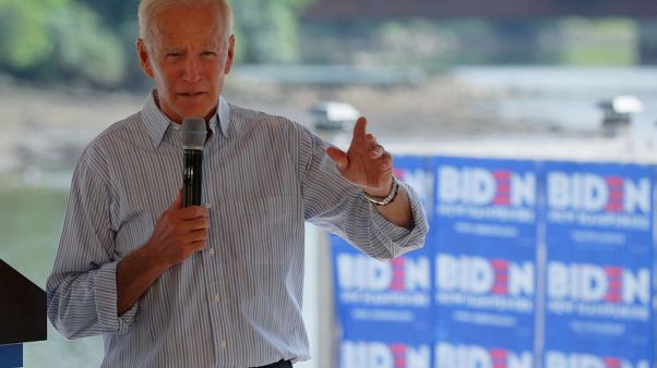 Democratic presidential hopefuls spend heavily on digital ads, staff Democratic presidential hopefuls spend heavily on digital ads, staff