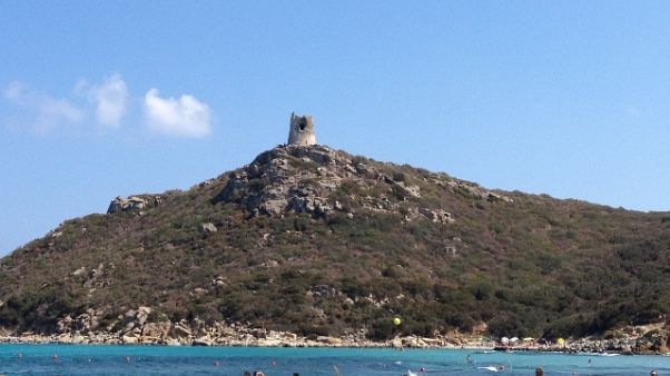 Cinque bagnanti salvati nel sud Sardegna Cinque bagnanti salvati nel sud Sardegna
