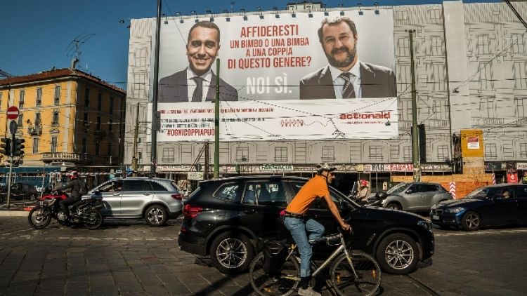 Adozioni, sfida a Di Maio e Salvini