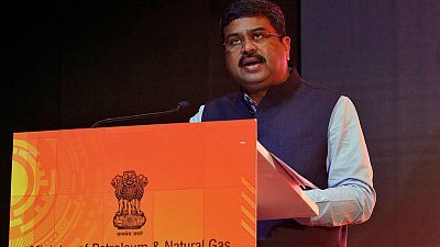 وزير هندي: إمدادات النفط بالسوق تكفي لتعويض واردات خام إيران