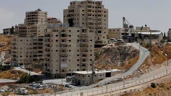 عشرات الأسر الفلسطينية في القدس تخشى هدم إسرائيل لمنازلها بعد صدور قرار بذلك عشرات الأسر الفلسطينية في القدس تخشى هدم إسرائيل لمنازلها بعد صدور قرار بذلك