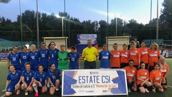 Donne parlamentari vincono trofeo Jo Cox Donne parlamentari vincono trofeo Jo Cox