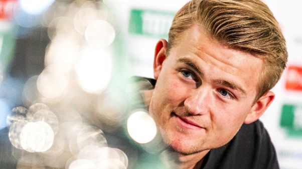 Juve, visite mediche per De Ligt Juve, visite mediche per De Ligt