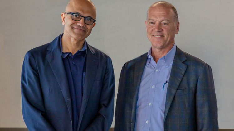 Microsoft, AT&T sign cloud deal worth more than $2 billion