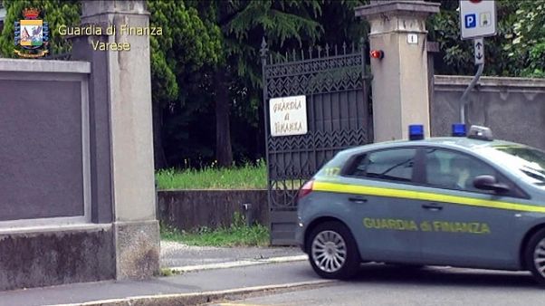 Varese, truffe a due anziani per 17 mln Varese, truffe a due anziani per 17 mln