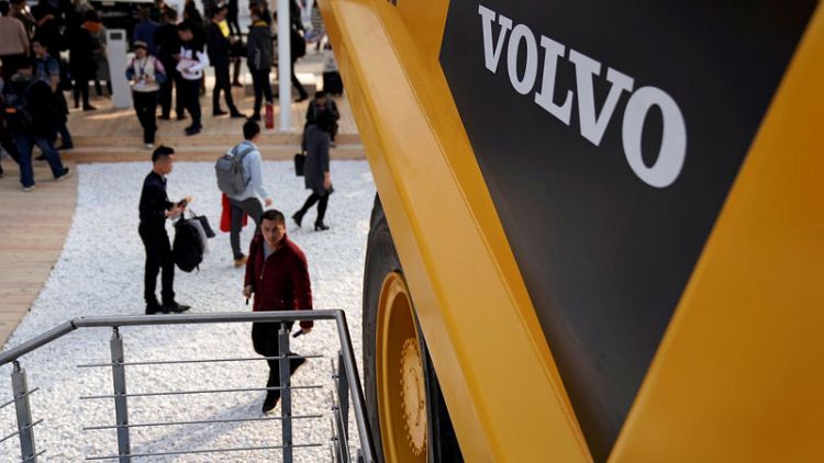 Truckmaker Volvo beats expectations, picks Samsung for batteries