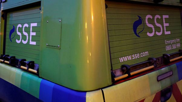 SSE customer numbers dip, sticks to full year forecast SSE customer numbers dip, sticks to full year forecast