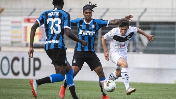 Inter, risentimento muscolare per Lazaro Inter, risentimento muscolare per Lazaro