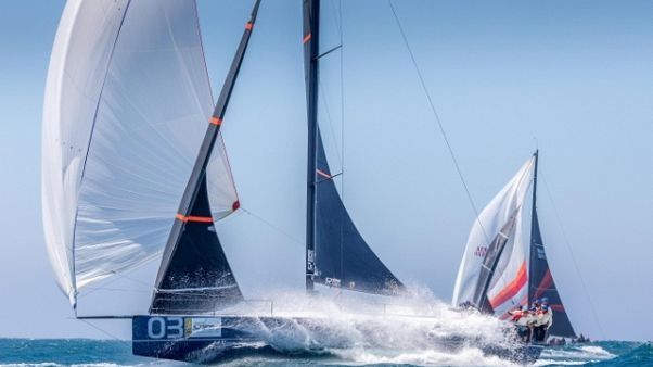 Vela: Azzurra sempre 2/a dietro Quantum Vela: Azzurra sempre 2/a dietro Quantum