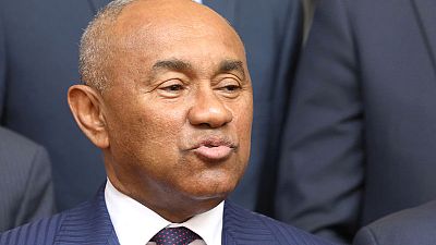 رئيس الاتحاد الافريقي لكرة القدم يقيل نائبه وسط حملة تطهير