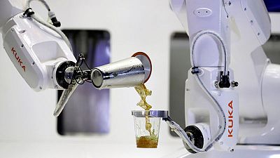 Shaken or stirred - robotic bartender serves up cocktails for Prague clubbers Shaken or stirred - robotic bartender serves up cocktails for Prague clubbers