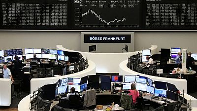 الاضطراب السياسي في إيطاليا يلقي بظلاله على الأسهم الأوروبية الاضطراب السياسي في إيطاليا يلقي بظلاله على الأسهم الأوروبية