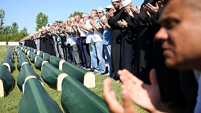 البوسنة تدفن رفات 86 مسلما من ضحايا الحرب بعد 27 عاما من مقتلهم