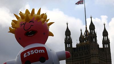 "البالون بوريس" يحلق في سماء لندن أثناء احتجاج مناصر للاتحاد الأوروبي