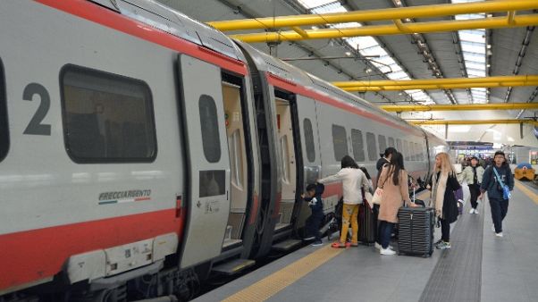 Bologna, evacuata stazione Alta velocità Bologna, evacuata stazione Alta velocità
