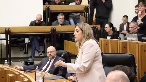 Polemica per volantino con foto Marini Polemica per volantino con foto Marini