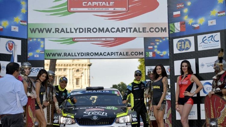 Rally: Basso su Skoda trionfa a Roma