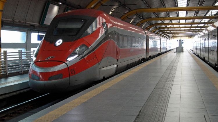Stop treni tra Roma e Firenze