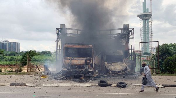 Nigerian police, Shi'ite group clash in capital, at least two dead Nigerian police, Shi'ite group clash in capital, at least two dead
