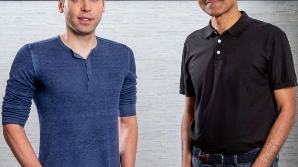 Microsoft to invest $1 billion in OpenAI Microsoft to invest $1 billion in OpenAI