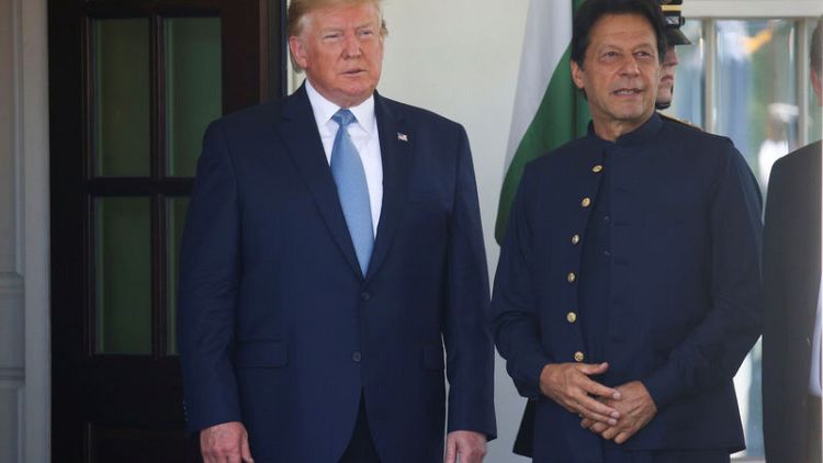 Trump says U.S. working with Pakistan to find way out of Afghan war