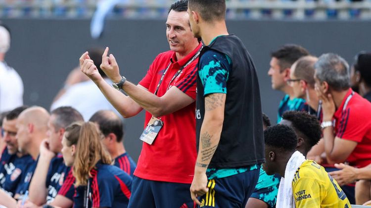 Arsenal's Emery admires Ceballos as they work on a signing