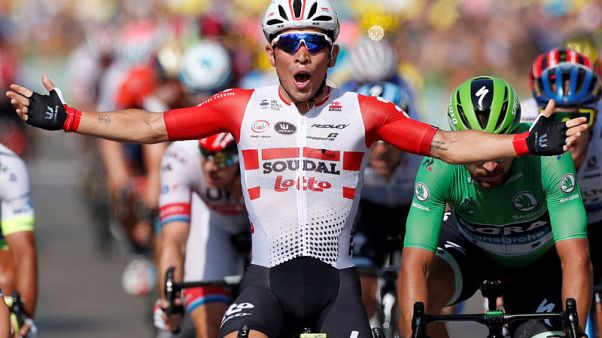 Ewan claims second stage win as Thomas takes minor tumble Ewan claims second stage win as Thomas takes minor tumble