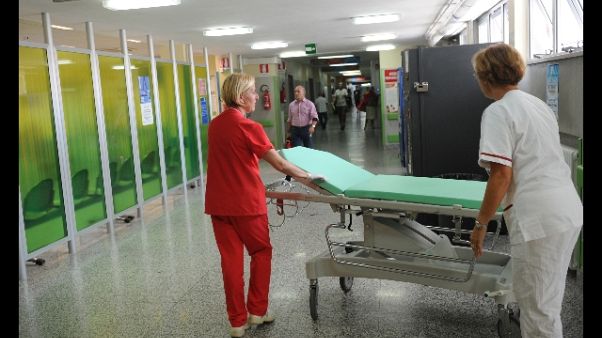 Schianto auto, morto anche bimbo 9 anni Schianto auto, morto anche bimbo 9 anni