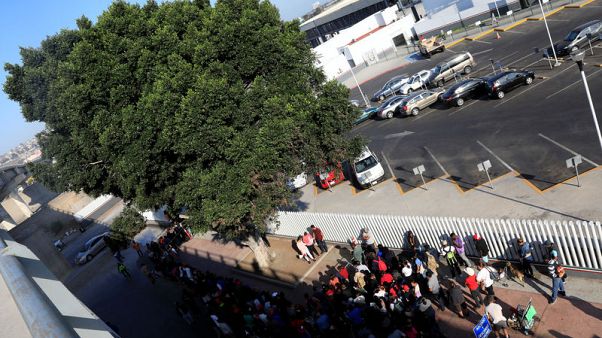U.S. judge blocks new Trump asylum rule U.S. judge blocks new Trump asylum rule