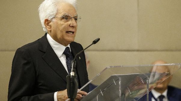 Mattarella, fuori da Ue non c'è futuro Mattarella, fuori da Ue non c'è futuro