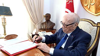وفاة رئيس‭ ‬تونس السبسي عن 92 عاما‭ ‬ورئيس البرلمان يؤدي اليمين رئيسا مؤقتا