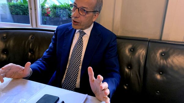 مقابلة- محافظ مصرف ليبيا المركزي يقول الصراع يعرقل خطوات الإصلاح مقابلة- محافظ مصرف ليبيا المركزي يقول الصراع يعرقل خطوات الإصلاح