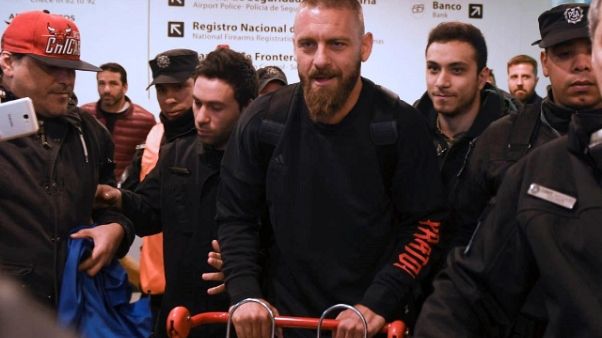 De Rossi col Boca, in campo con squadra De Rossi col Boca, in campo con squadra