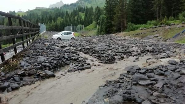Maltempo:temporali e frane,chiuso Pordoi Maltempo:temporali e frane,chiuso Pordoi