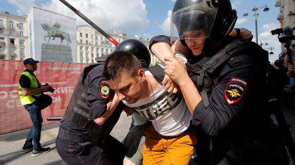 Russia detains more than 800 people in opposition crackdown Russia detains more than 800 people in opposition crackdown