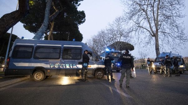 Allo stadio con razzi, Daspo a 10 tifosi Allo stadio con razzi, Daspo a 10 tifosi