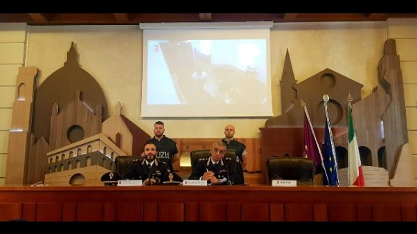 Furti appartamenti nell'Aretino, 5 fermi Furti appartamenti nell'Aretino, 5 fermi