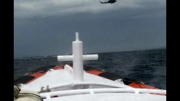 Migranti:nave Guardia Costiera a Catania Migranti:nave Guardia Costiera a Catania