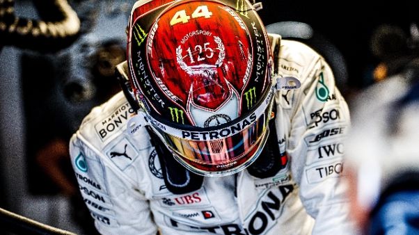 F1: Mercedes Hamilton subito in testa F1: Mercedes Hamilton subito in testa