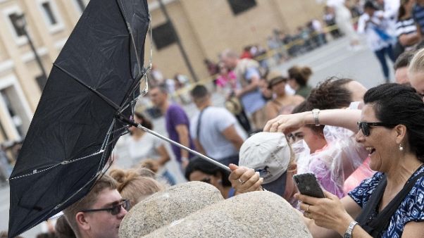 Maltempo: venti forti a Centro-Sud Maltempo: venti forti a Centro-Sud